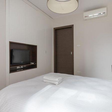 Grzybowska Platinum Apartment Tower A 华沙 外观 照片